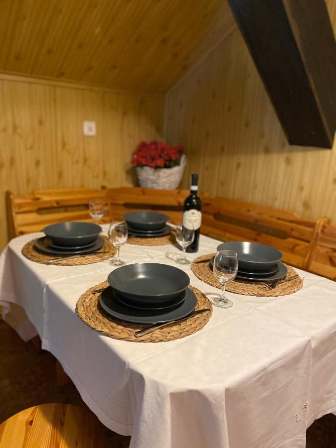 Apartament W Xix-Wiecznym Spichlerzu Nad Jeziorem Z Dostepem Do Parku I Widokiem Na Dworek Modrzewiowy Z 1823 Roku Szteklin Eksteriør billede