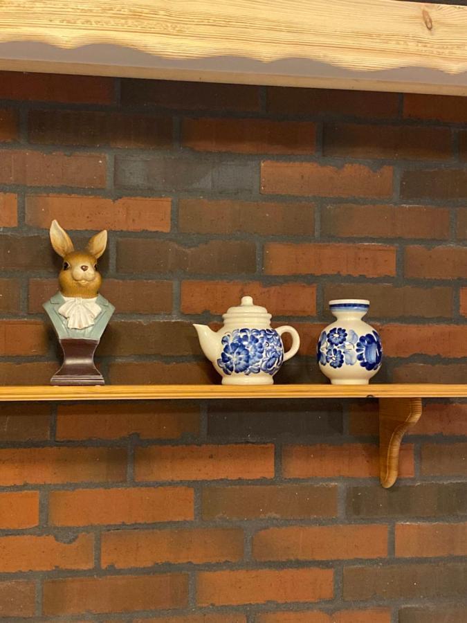 Apartament W Xix-Wiecznym Spichlerzu Nad Jeziorem Z Dostepem Do Parku I Widokiem Na Dworek Modrzewiowy Z 1823 Roku Szteklin Eksteriør billede